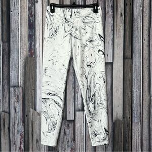 |EUC| MARIKA Swirl High Rise Leggings